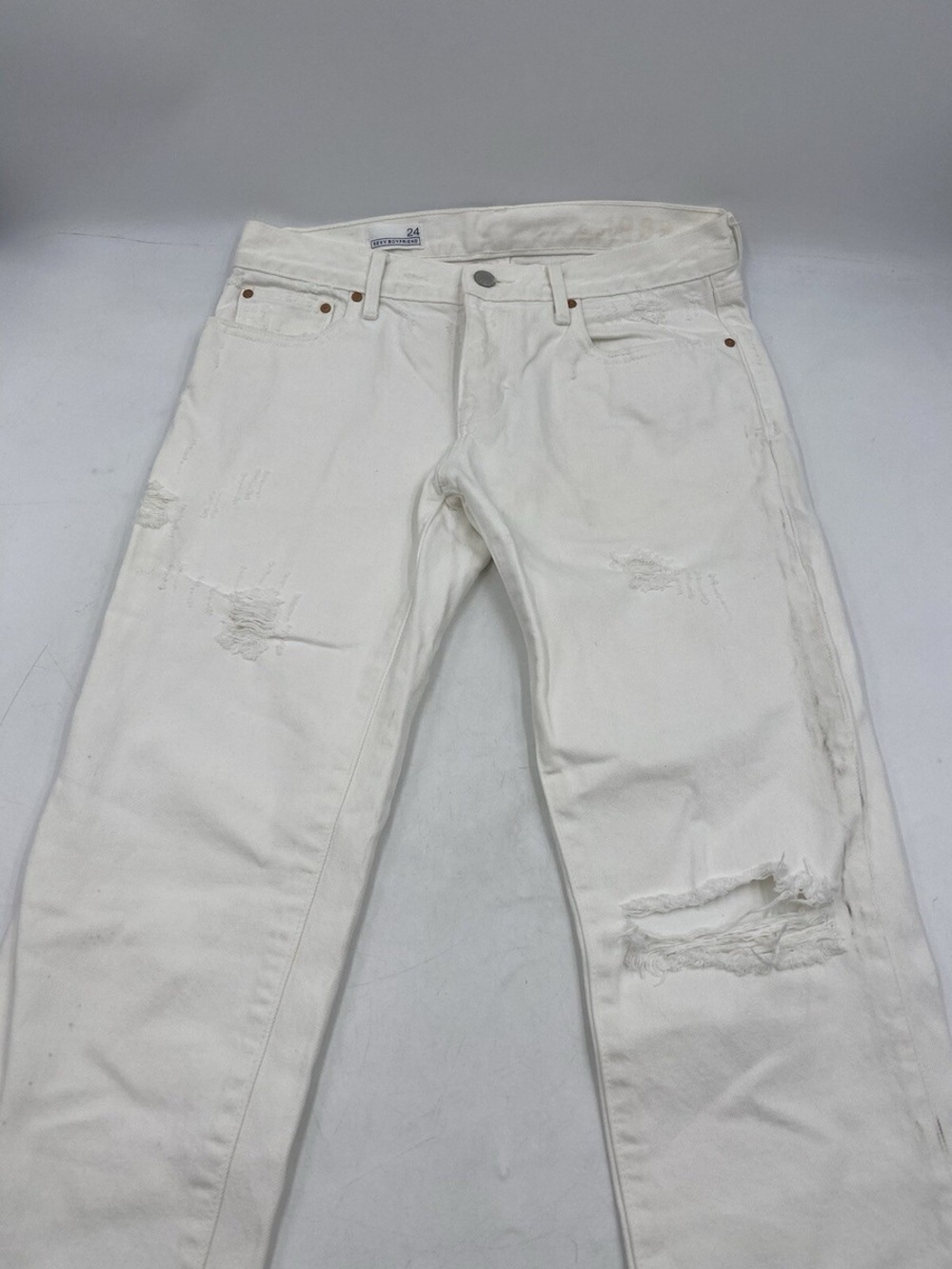 NWOT GAP Cream Sexy Boyfriend Cut Jeans w/5 Pockets, Zipper and Desired Wear